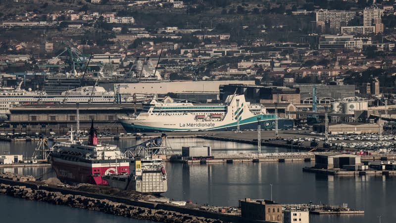 "Ils sont à 45 voire 50 centimes moins chers que nous": les pêcheurs corses bloquent les six ports de l'île pour contester les prix des carburants qui flambent plus que pour les continentaux