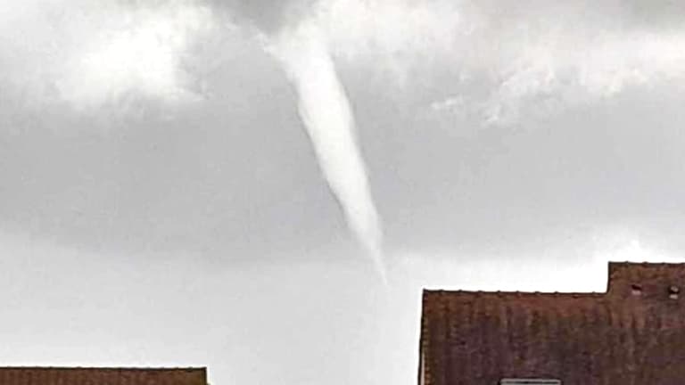 L'agglomération caennaise a été touchée par de subites intempéries en fin de journée, avec des pluies et des vents importants. 