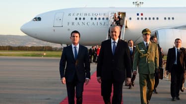 Manuel Valls aux côtés de son homologue Abdelmalek Sellal