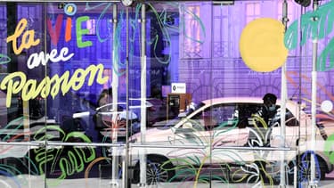 Image d'illustration - Une concession automobile de la marque Renault. Les showrooms ont connu un afflux de clients en juin et juillet, grâce à la mise en place d'un dispositif généreux d'aides pour changer de voitures.