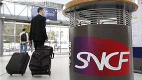 Les billets de train en France vont augmenter de 2 à 3% fin janvier. /Photo d'archives/REUTERS/Stéphane Mahé