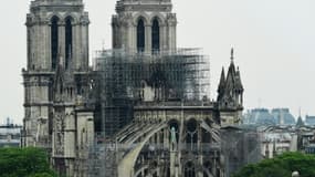 Vue de Notre-Dame et de l'échafaudage fondu, le 16 avril 2019