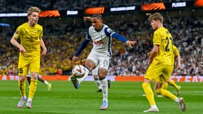 Jeppe Kjaer, Wilson Odobert et Sondre Sorli lors d'un match entre Tottenham et Bodo/Glimt, à Londres le 1er mai 2025