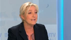 La présidente du Front national Marine Le Pen, ce lundi soir, sur le plateau de BFMTV.