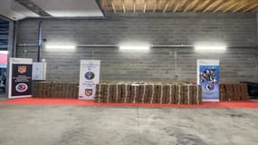 À Saint-Pierre-de-Chandieu (Rhône), plus de 9 tonnes de cannabis saisie le 22 avril 2025, la valeur marchande estimée à 72 millions d'euros.