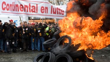 Les salariés de l'usine Continental de Clairoix manifestaient en 2009 contre les suppressions de postes.