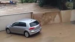 Images impressionnantes des inondations à Chaponnay (Rhône) - Témoins BFMTV
