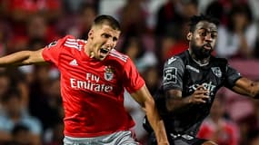 Ruben Dias (à gauche) possède une clause estimée à 45 millions d'euros. 