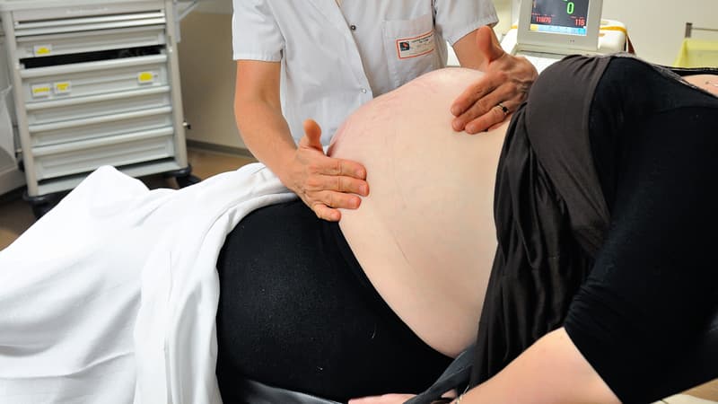 Une femme enceinte en consultation (illustration) 