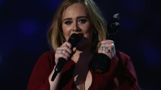 Adele à Londres le 24 février 2016