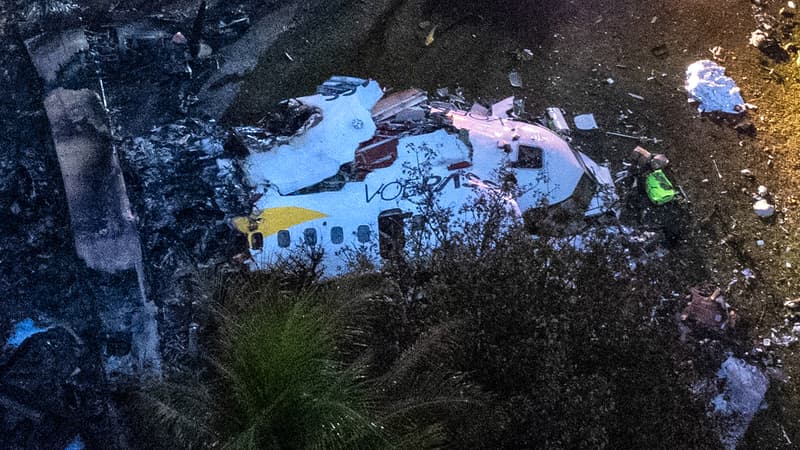 Vue aérienne de l'épave d'un avion qui s'est écrasé avec 61 personnes à bord à Vinhedo, dans l'État de Sao Paulo, au Brésil, le 9 août 2024.