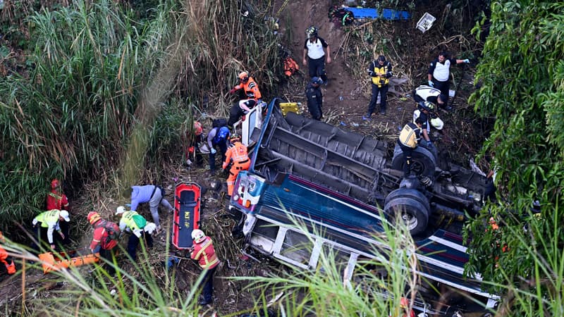 Guatemala: le bilan de l'accident d'autocar réévalué à la baisse à 54 morts, une enquête encore en cours