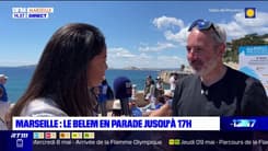 Flamme olympique à Marseille: un Québécois, qui fait le tour de France à vélo, s'est arrêté sur la corniche Kennedy 