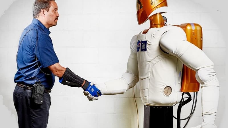 Le RoboGlove reprend des technologies développées pour Robonaut 2, robot humanoïde conçu par la Nasa et la Darpa. 