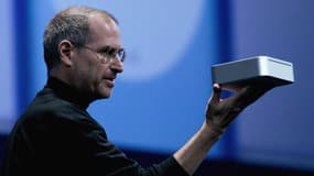 Steve Jobs dévoilant le Mac mini, le 11 janvier 2005