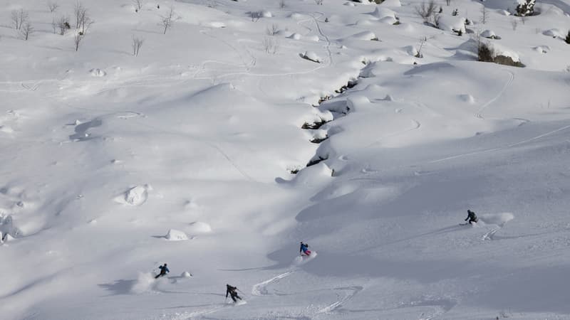 Un skieur meurt dans une chute causée par une avalanche en Savoie