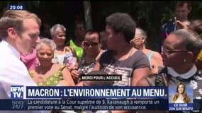 "Je veux mon bisou!", le sympathique comité d'accueil d'Emmanuel Macron en Guadeloupe