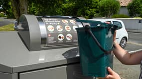 Un point d'apport volontaire de déchets alimentaires de l'agglomération de La Rochelle (Charente-Maritime).