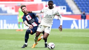 Ayman Kari a disputé ses premières minutes en Ligue 1 avec le FC Lorient face au PSG le 30 avril.