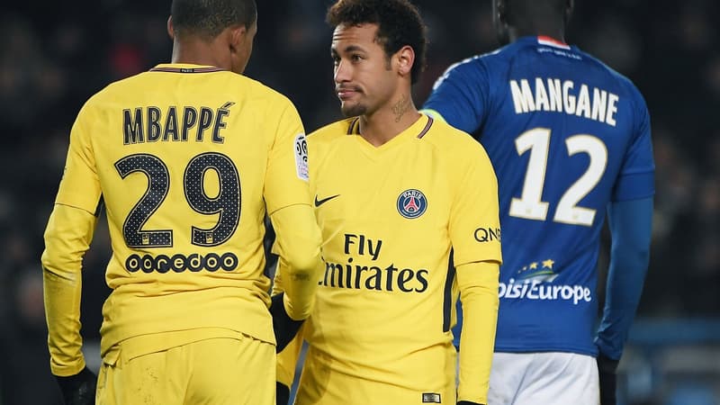Mbappé et Neymar lors de la défaite à Strasbourg