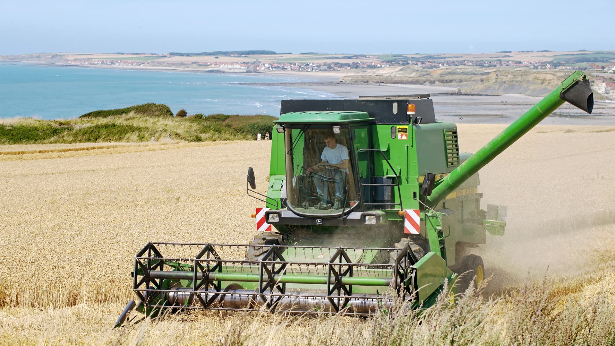 Manche Une Fillette De 5 Ans Mortellement Percutee Par Une Moissonneuse Batteuse