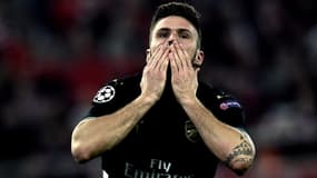 Olivier Giroud, auteur d'un triplé contre l'Olympiakos