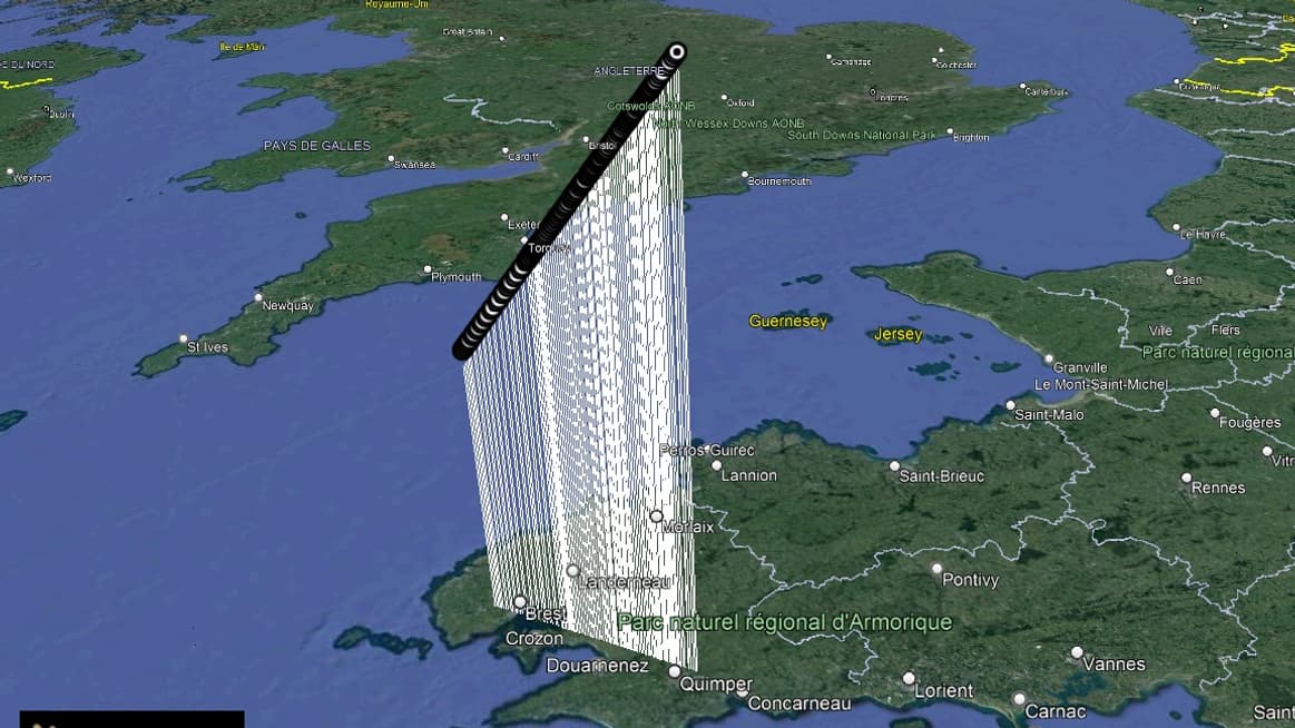 Trajectoire de la météore dimanche 5 septembre au-dessus de la Bretagne Trajectoire de la météore dimanche 5 septembre au-dessus de la Bretagne