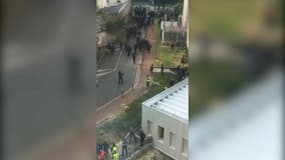 Une centaine de personnes ont pénétré dans l'enceinte de La Pitié-Salpêtrière.