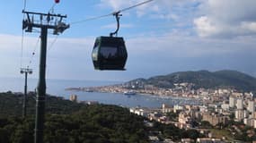 Une cabine du téléphérique urbain "Angelo" à Ajaccio, en Corse, le 18 octobre 2025 (photo d'illustration).