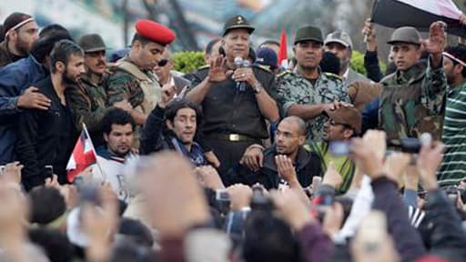 L'armée égyptienne dégage la place Tahrir du Caire