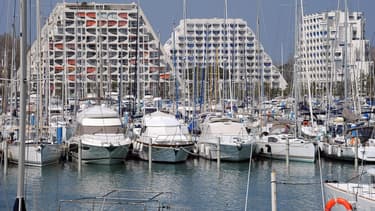 L’eau du port sera pompée puis distribuée pour alimenter en chaleur, et éventuellement en froid, des immeubles du centre-ville et des abords du port de la Grande-Motte.
