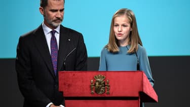 La princesse Leonor d'Espagne et son père, le roi Felipe VI, le 31 octobre 2018