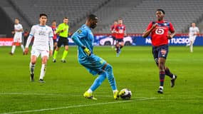 Steve Mandanda lors du match Losc-OM, à Lille le 3 mars 2021