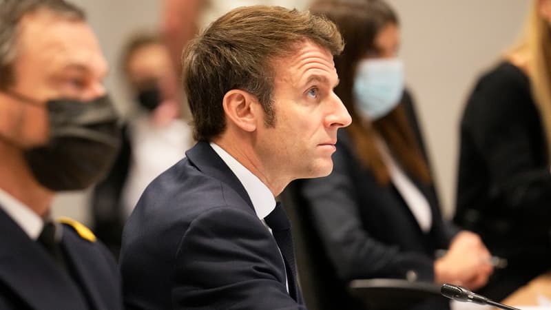 Emmanuel Macron lors du sommet de l'Otan, vendredi 25 février 2022