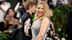 La chanteuse Kylie Minogue en mai 2024 au Met gala à New York. 