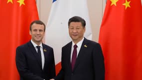 Emmanuel Macron et son homologue chinois Xi Jinping, le 8 juillet 2017, lors du sommet du G20 à Hambourg, en Allemagne. (Photo d'illustration)