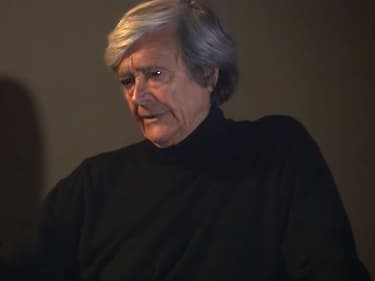 L'acteur de doublage Bernard Tiphaine, dans le court-métrage "On s'est fait doubler", en 2017.