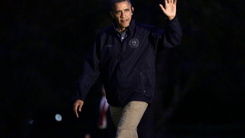 Barack Obama de retour à la Maison blanche. Après trois jours passés à s'occuper de l'ouragan Sandy, le président américain reprend le chemin de la campagne électorale jeudi, décidé à se montrer pugnace pour convaincre les électeurs indécis de lui accorde