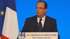 Le président François Hollande, mardi à l'Elysée, devant les ambassadeurs français.