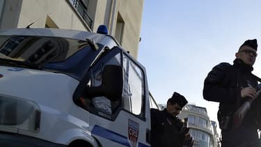 Policiers près du Parc des princes à Paris en novembre dernier. (image d'illustration)