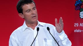 Manuel Valls réaffirme qu'il n'y aura pas de remise en cause des 35 heures lors de son discours de clôture à l'université d'été de La Rochelle, dimanche 31 août.