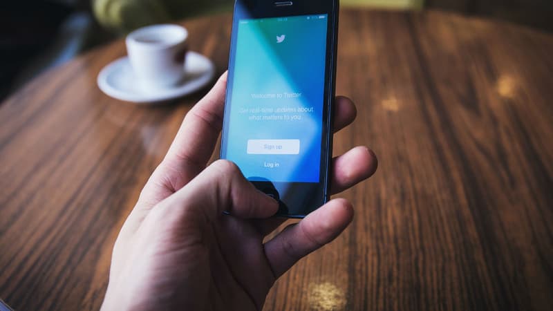 Les nouveaux inscrits sur Twitter devront confirmer leur numéro de téléphone ou leur adresse mail