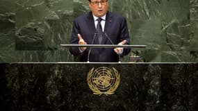 François Hollande a annoncé la tenue d'un conseil de défense jeudi à l'Elysée après l'exécution d'Hervé Gourdel, l'otage français enlevé dimanche en Algérie.