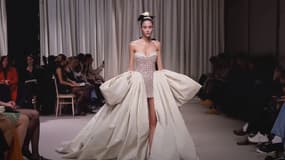 Giambattista Valli couture printemps-été 2024.