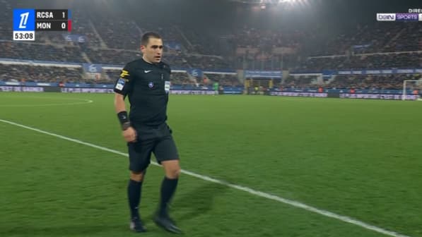 Bastien Dechepy cède sa place à Benjamin Lepaysant lors de Strasbourg-Monaco, le 9 novembre 2024.