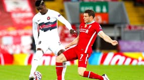 James Milner au duel avec Sory Kaba