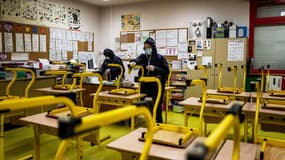 Désinfection d'une salle de classe (illustration)