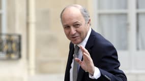 Laurent Fabius a rappelé dimanche la nécessité de "jouer collectif" au sein du gouvernement
