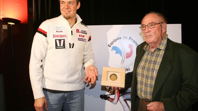 Jean Vuarnet (à droite) aux côtés de l'ancien skieur Antoine Deneriaz
