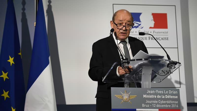 Jean-Yves Le Drian a annoncé ce lundi l'intégration du combat numérique au sein des armées françaises.